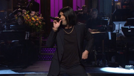 Drake Sings About Getting Memed In SNL Opening Monologue