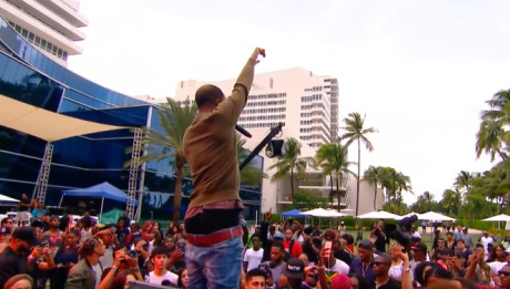 Tory Lanez- B.L.O.W. (REVOLT Live)