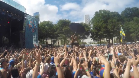 Lollapalooza 2016 Tory Lanez Crowd Surfs Diego