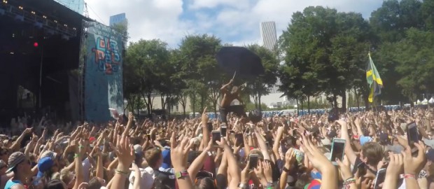 Lollapalooza 2016 Tory Lanez Crowd Surfs Diego