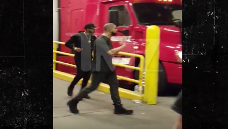 Drake And Future's Tour Bus Robbed For Over $3,000,000 In Jewelry