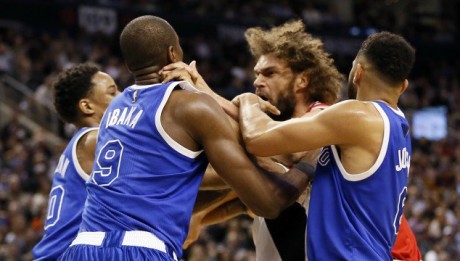 Robin Lopez vs Serge Ibaka Fight