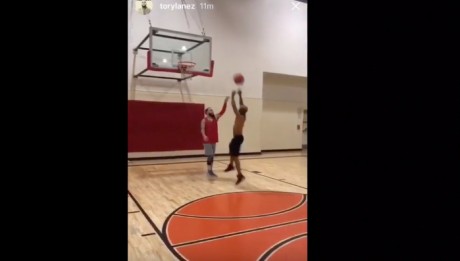 Tory Lanez Plays Basketball 1v1