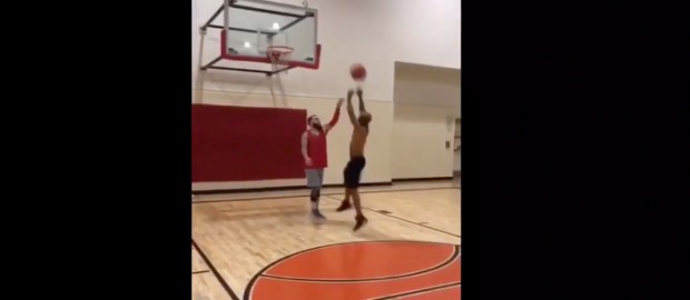 Tory Lanez Plays Basketball 1v1